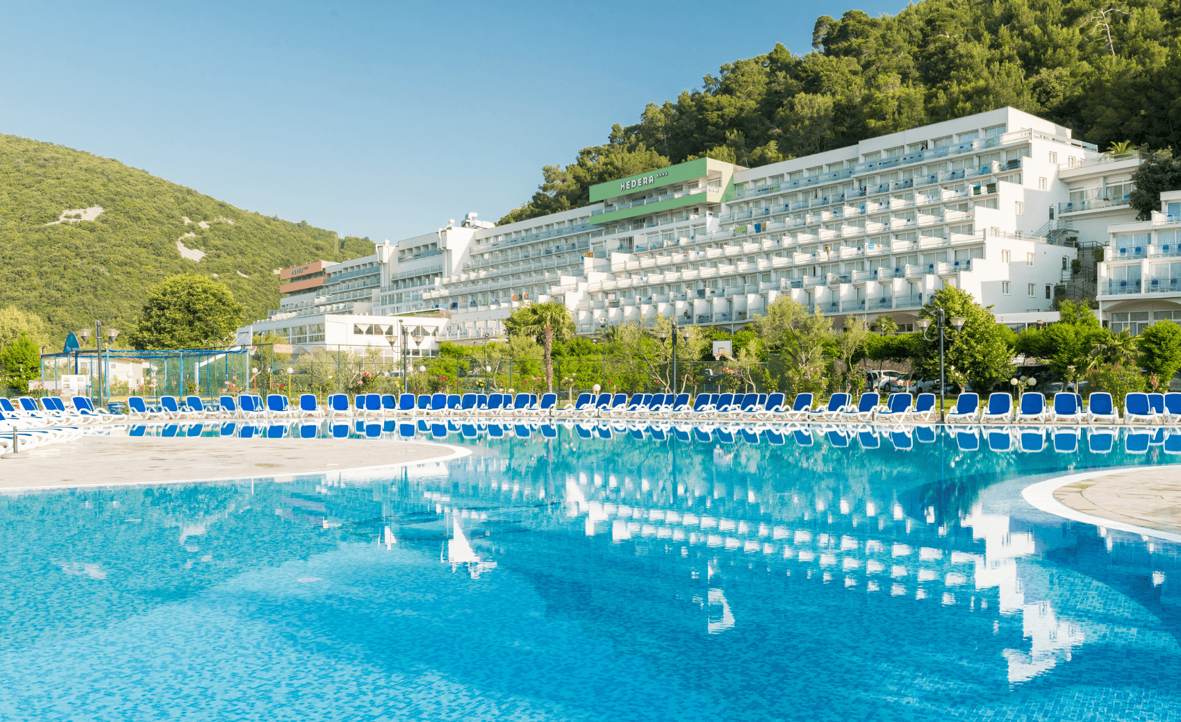 Hedera Hotel 4* is the right place for a family holiday in Croatia. This hotel offers entertainment and activities for the whole family.