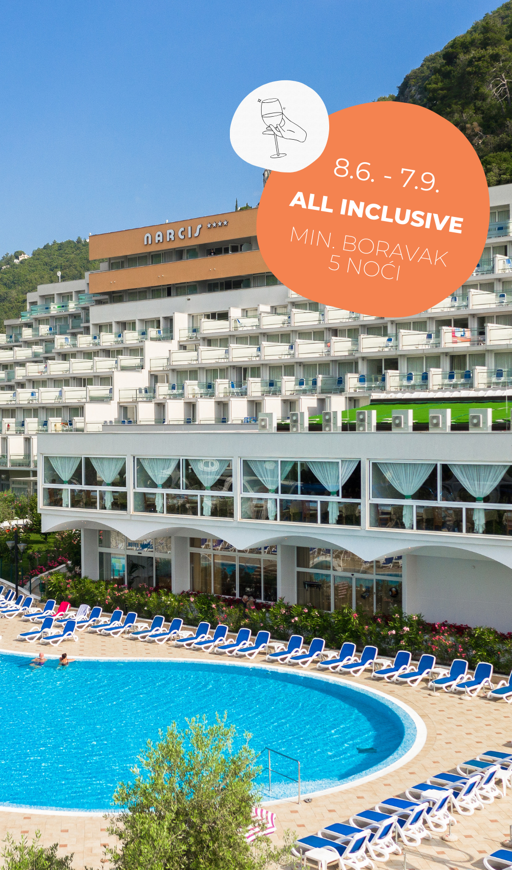 Hotel Narcis smješten je u Rapcu, na 5 minuta hoda do plaže, te nudi all-inclusive ponudu za obiteljski, aktivan i sportski odmor.